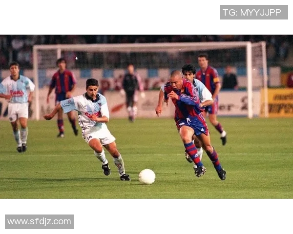 回顾0304年足球明星的辉煌岁月与传奇故事